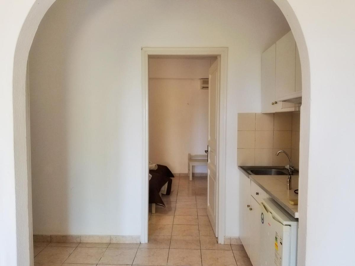 Mirabello Hotel Apartments Дассия Экстерьер фото